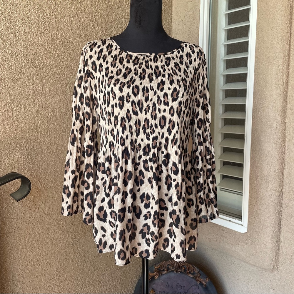 Women’s large leopard print tunic flare sleeve smocked bodice and sleeve